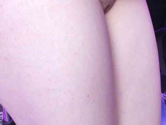 KylieBloom webcam