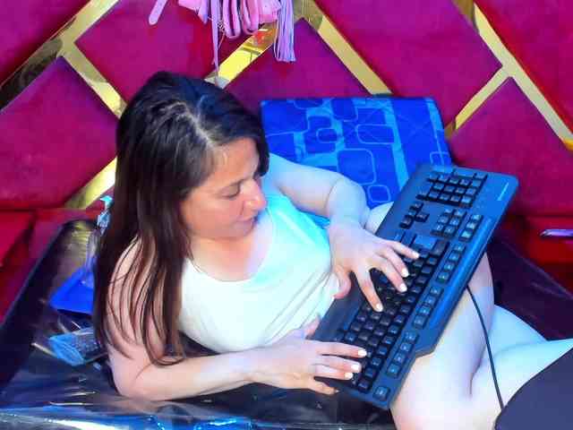KylieBloom webcam