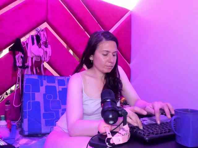 KylieBloom webcam