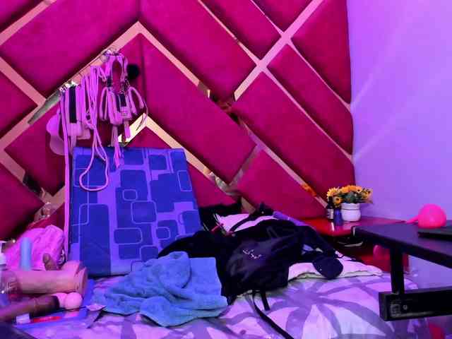 KylieBloom webcam