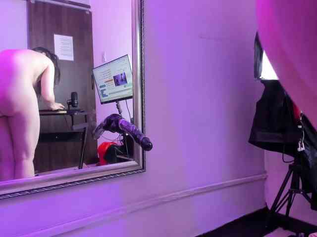 KylieBloom webcam