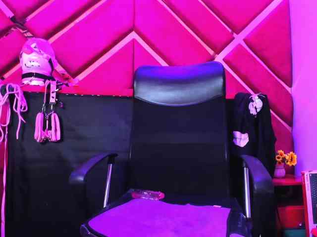 KylieBloom webcam