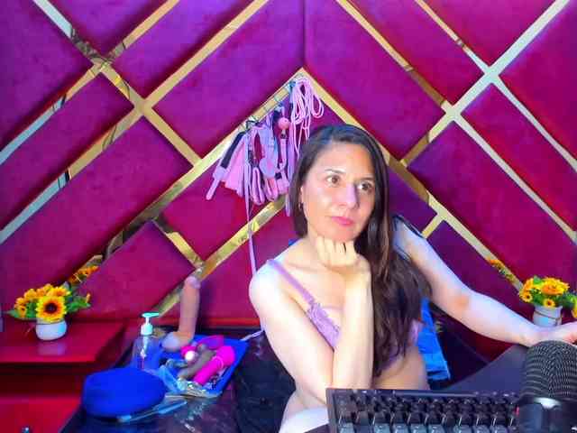 KylieBloom webcam