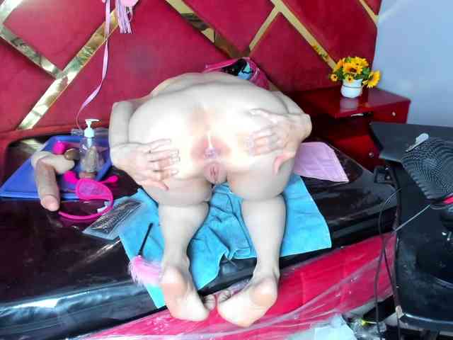 KylieBloom webcam