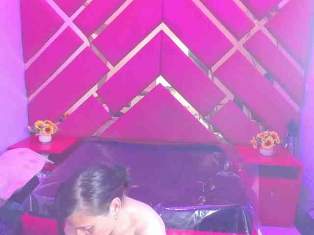 KylieBloom webcam