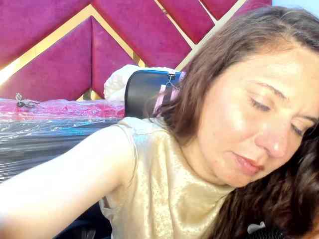 KylieBloom webcam