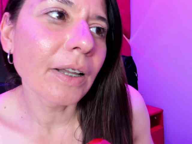 KylieBloom webcam