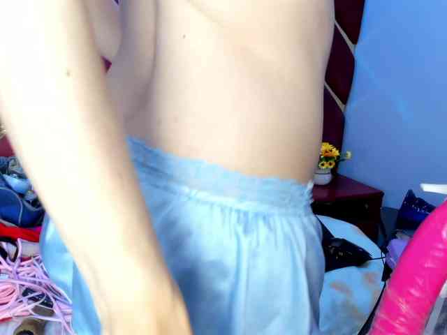 KylieBloom webcam