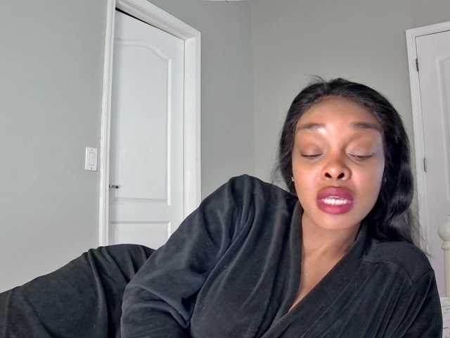 Ataliahh live cam preview