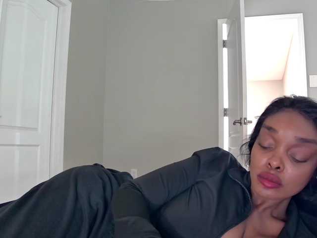 Ataliahh live cam preview