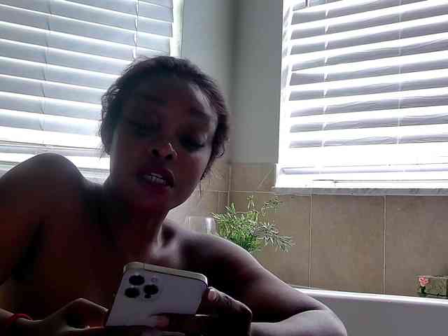 Ataliahh webcam