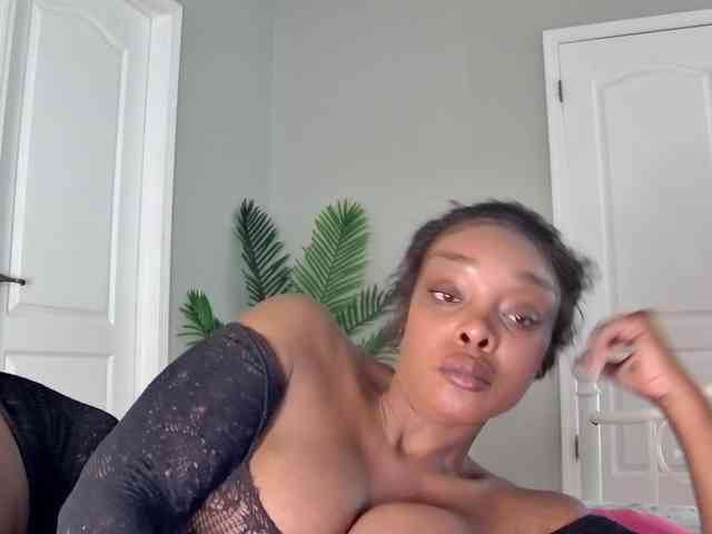 Ataliahh webcam