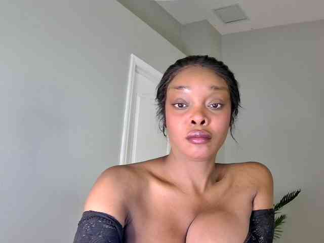 Ataliahh webcam