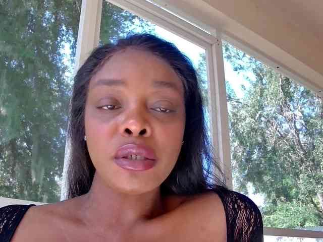 Ataliahh webcam