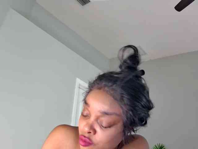 Ataliahh webcam