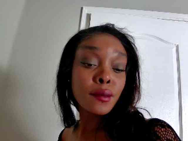 Ataliahh webcam