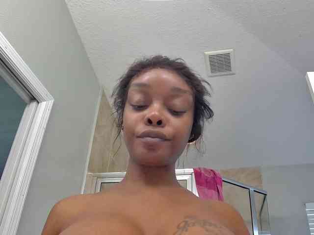 Ataliahh webcam