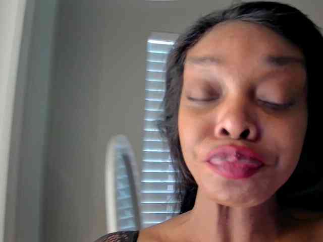 Ataliahh webcam