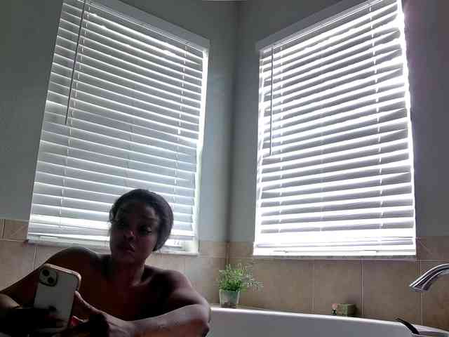 Ataliahh webcam