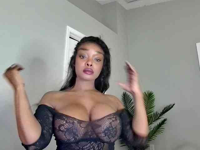 Ataliahh webcam