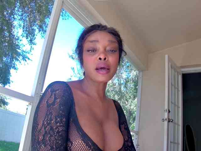 Ataliahh webcam