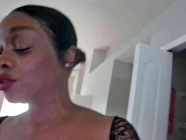 Ataliahh webcam