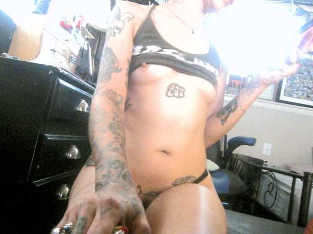 dankskank3 live cam on BongaCams