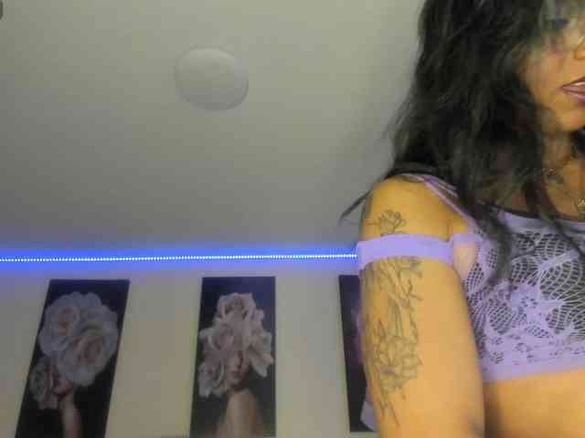 SamanthaMay webcam