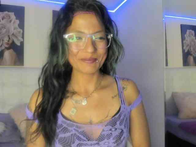 SamanthaMay webcam