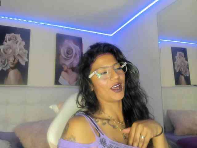 SamanthaMay webcam