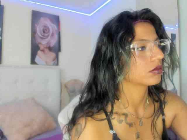 SamanthaMay webcam