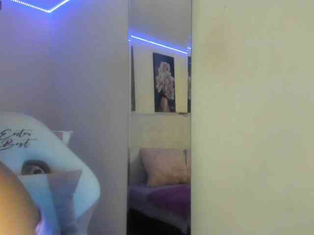SamanthaMay webcam