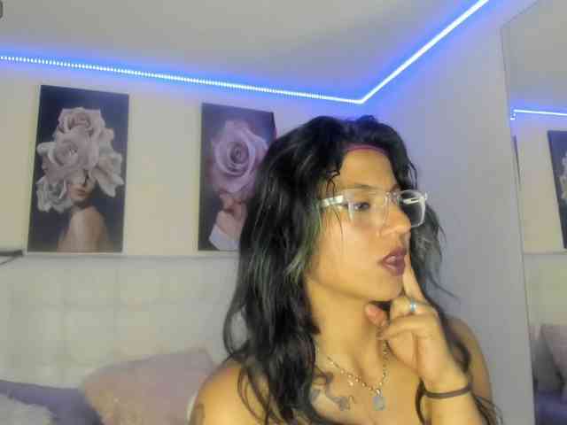 SamanthaMay webcam