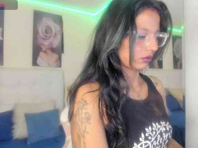 Model: SamanthaMay