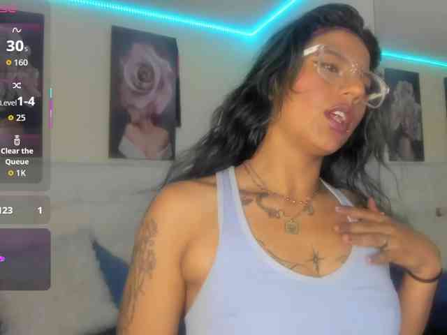 Model: SamanthaMay