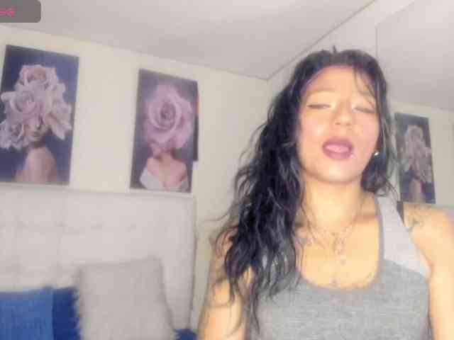 SamanthaMay webcam
