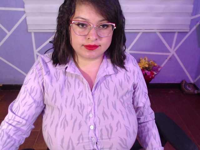 MiaaJoness live webcam show