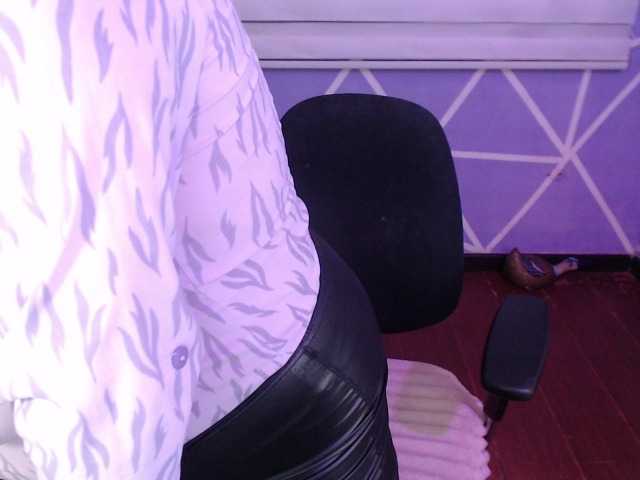 MiaaJoness live cam on BongaCams