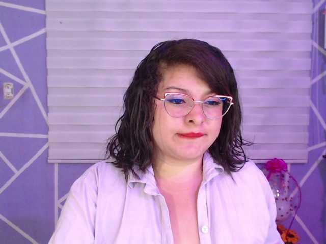 MiaaJoness live cam on BongaCams