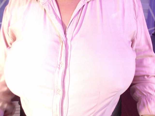 MiaaJoness live cam on BongaCams