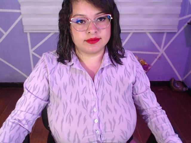 MiaaJoness live cam on BongaCams