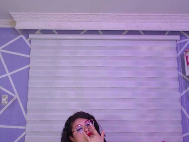 MiaaJoness live cam on BongaCams