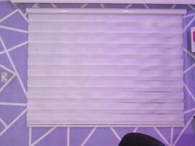 MiaaJoness live webcam show