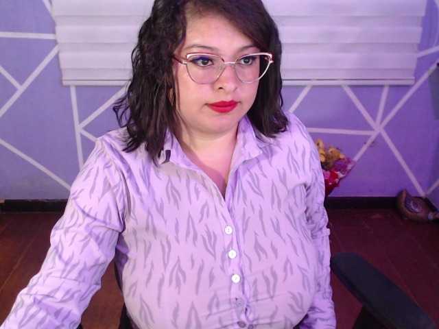 MiaaJoness live webcam show