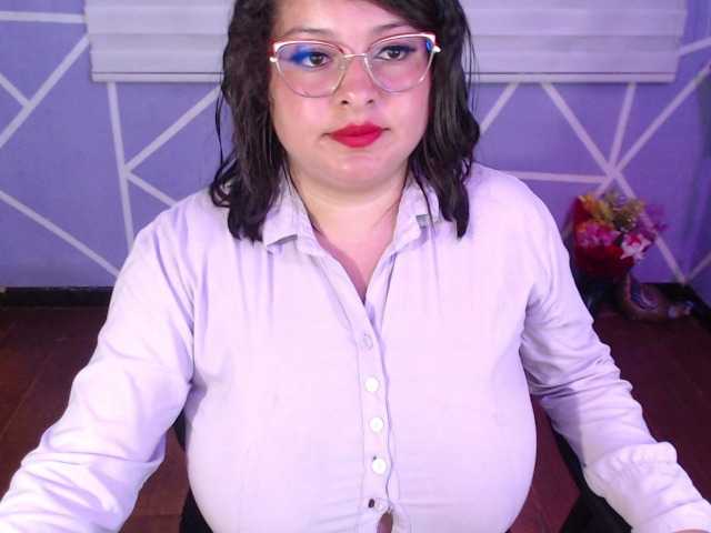 MiaaJoness live cam on BongaCams