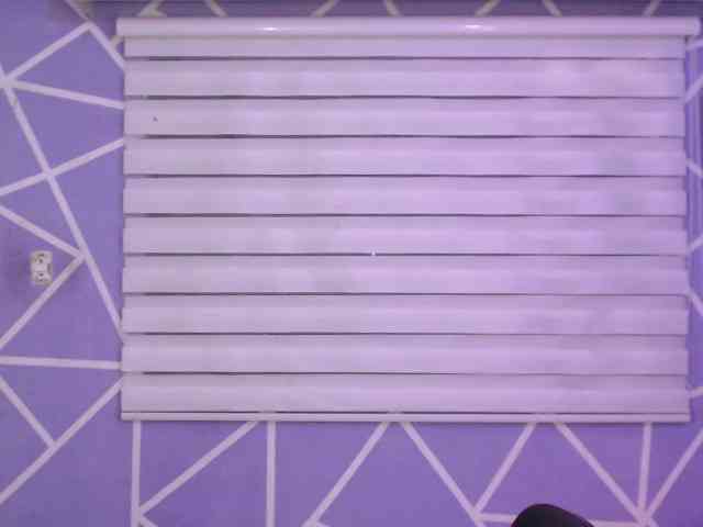 MiaaJoness webcam