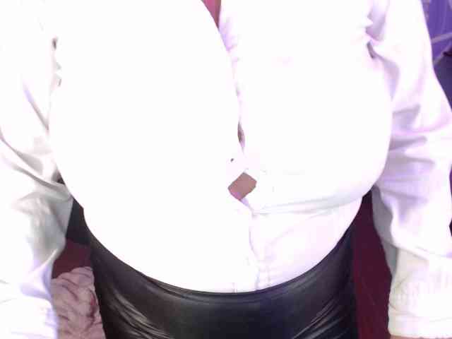 MiaaJoness webcam