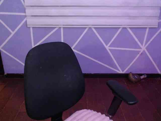 MiaaJoness webcam