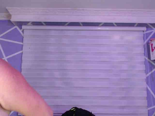 MiaaJoness webcam