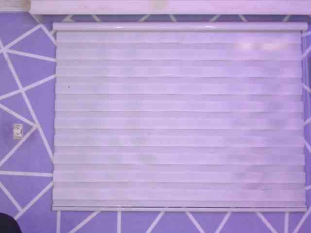 MiaaJoness webcam